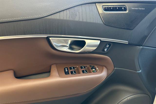 Certified 2024 Volvo XC90 T8 Ultimate w/ Protection Package Premier AWD/4WD image 10