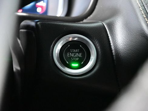 Used 2023 GMC Yukon SLT AWD/4WD image 27