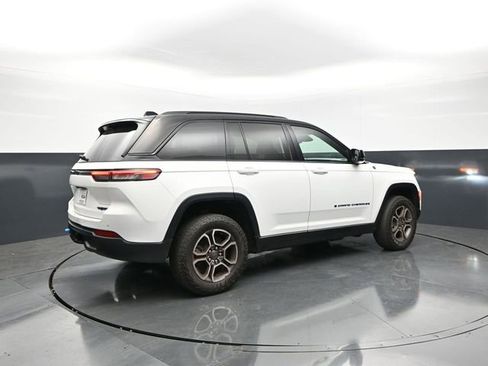 Used 2023 Jeep Grand Cherokee Trailhawk w/ Luxury Tech Group III AWD/4WD image 7