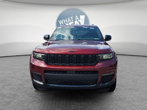 New 2025 Jeep Grand Cherokee L Limited w/ Black Appearance Package AWD/4WD image 9