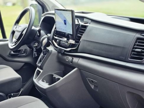 Used 2024 Ford Transit 350 XLT image 12