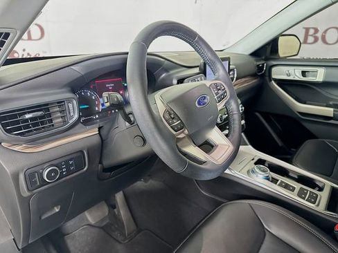 Used 2023 Ford Explorer Limited w/ Equipment Group 301A image 11