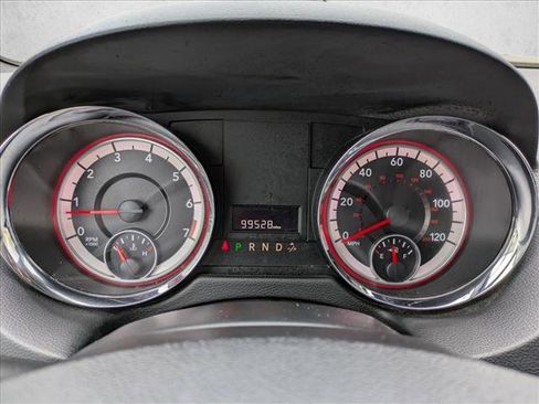 Used 2016 Dodge Grand Caravan SXT image 11