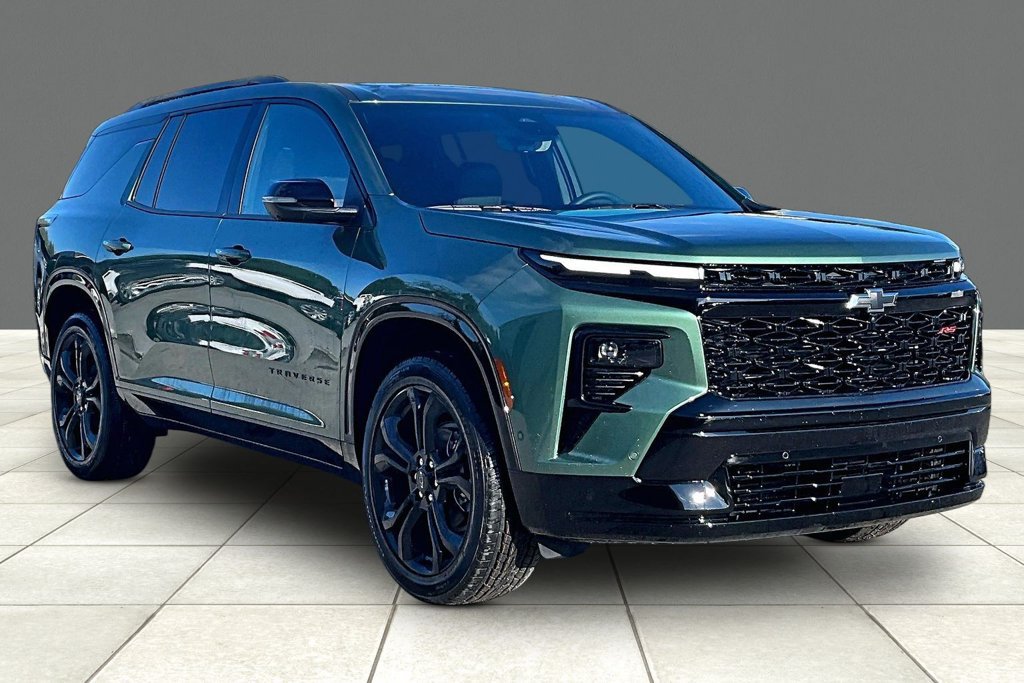New 2027 Chevrolet Traverse RS w/ LPO, Floor Liner Package FWD image 2