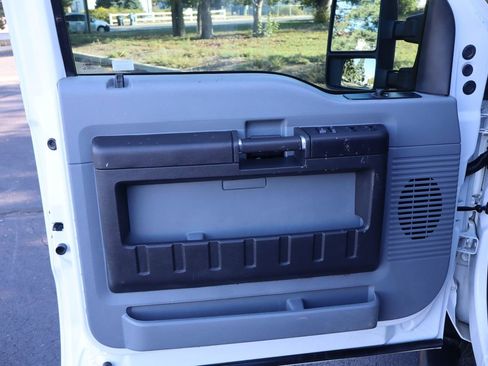 Used 2012 Ford F550 XL w/ Payload Upgrade Pkg image 29