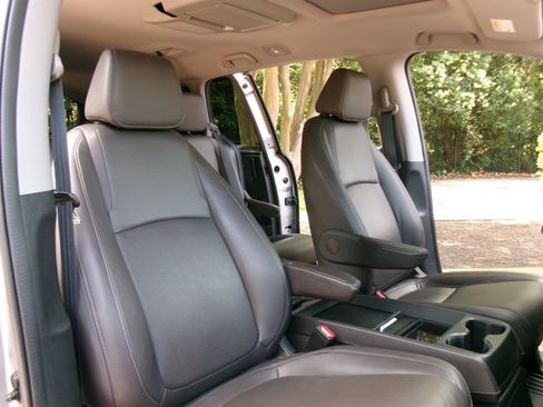 Used 2023 Honda Odyssey Touring image 23