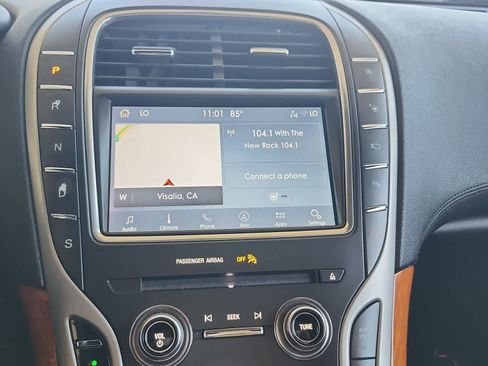 Used 2019 Lincoln Nautilus Reserve FWD image 18