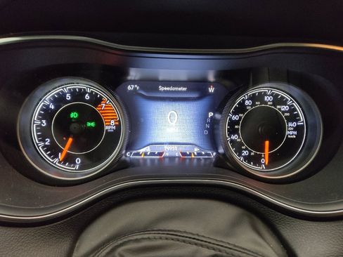 Used 2019 Jeep Cherokee Trailhawk w/ Cold Weather Group AWD/4WD image 23