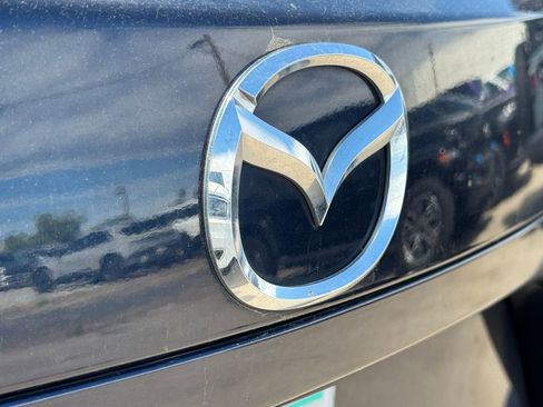 Used 2018 MAZDA MAZDA3 Touring FWD image 24
