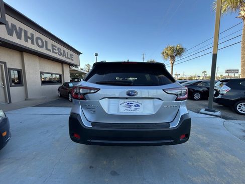 Used 2025 Subaru Outback Premium image 6