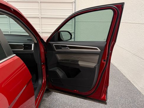 Used 2023 Volkswagen Atlas SE w/ Panoramic Sunroof Package FWD image 32