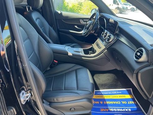 Used 2023 Mercedes-Benz GLC 300 4MATIC Coupe image 11