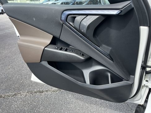 Used 2025 BMW X3 xDrive30i w/ Convenience Package image 14