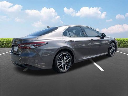 Certified 2023 Toyota Camry XLE FWD image 5