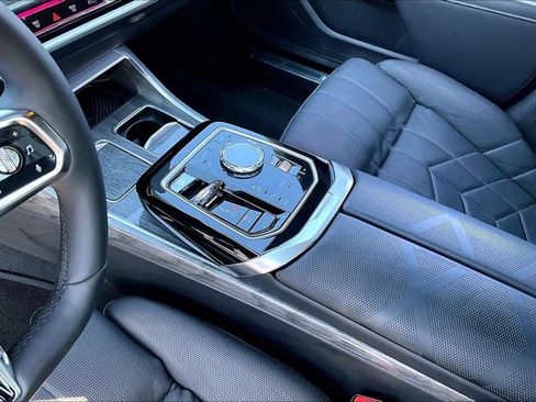 Used 2024 BMW 740i RWD image 19
