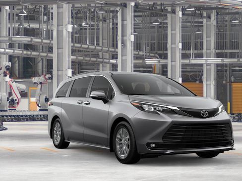 New 2026 Toyota Sienna XLE image 16