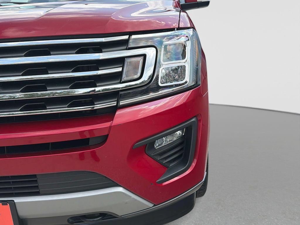 Used 2020 Ford Expedition XLT w/ Equipment Group 202A AWD/4WD image 11