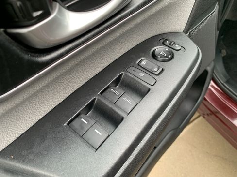 Used 2017 Honda CR-V EX image 15