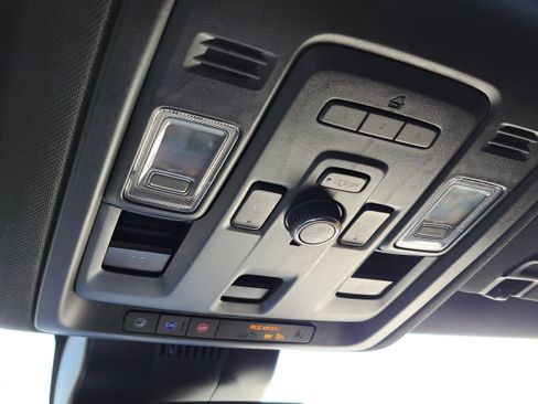 Used 2023 GMC Yukon SLT w/ SLT Premium Package image 26