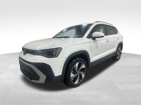 New 2026 Volkswagen Taos SE AWD/4WD image 8