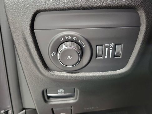 New 2025 Jeep Grand Cherokee Limited image 21