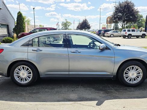 Used 2009 Chrysler Sebring Touring image 7