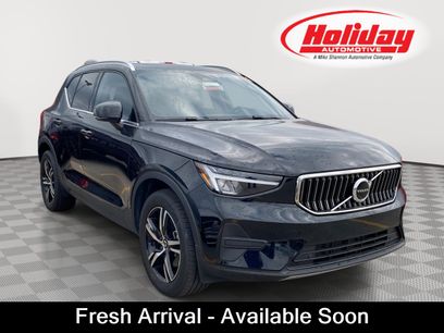 Used 2025 Volvo XC40 B5 Core