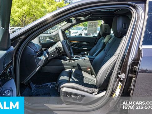 Used 2024 BMW i5 eDrive40i image 21