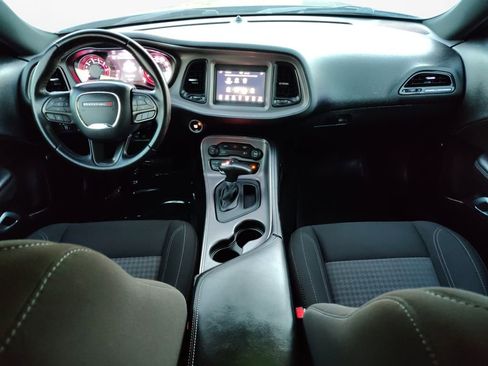 Used 2023 Dodge Challenger SXT image 3