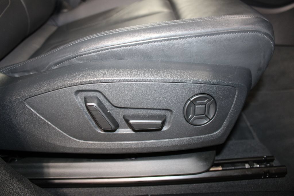 Used 2025 Audi Q3 2.0T Premium AWD/4WD image 34