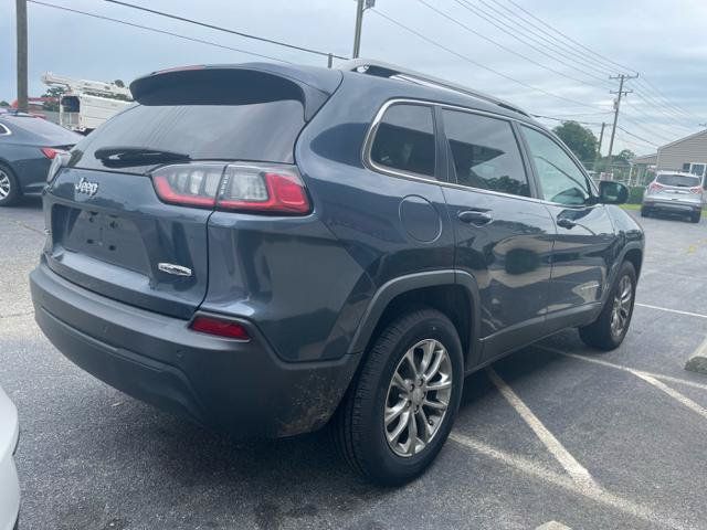 Used 2019 Jeep Cherokee Latitude Plus w/ Cold Weather Group AWD/4WD image 6