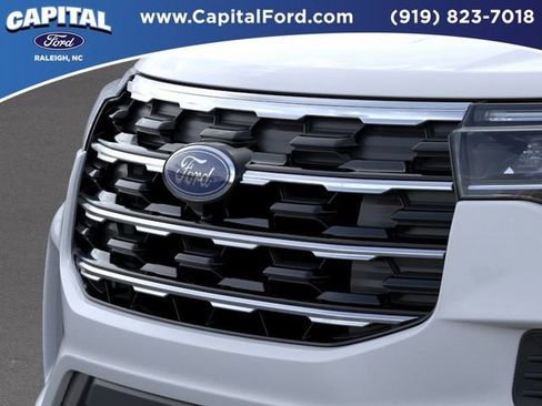 New 2026 Ford Explorer Active RWD image 17