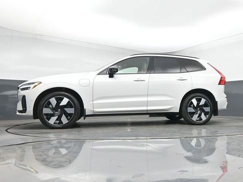 Used 2024 Volvo XC60 T8 Ultimate w/ Protection Package Premier AWD/4WD image 42
