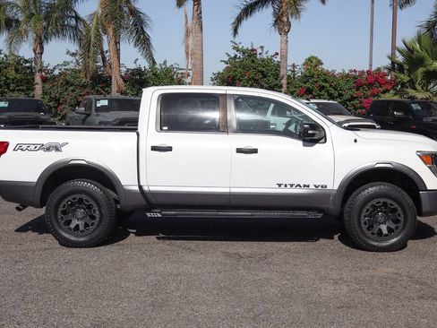 Used 2018 Nissan Titan PRO-4X AWD/4WD image 11