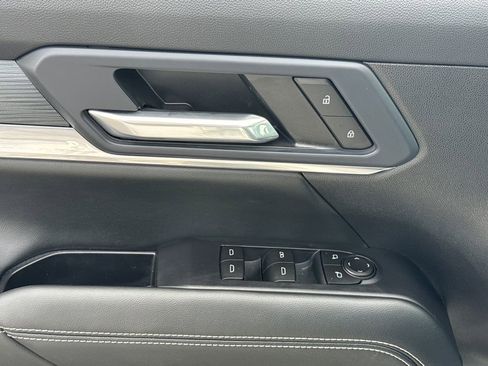 New 2026 GMC Terrain Elevation w/ Elevation Premium Package AWD/4WD image 17