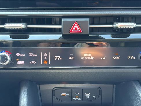New 2026 Kia Sportage SX FWD image 18