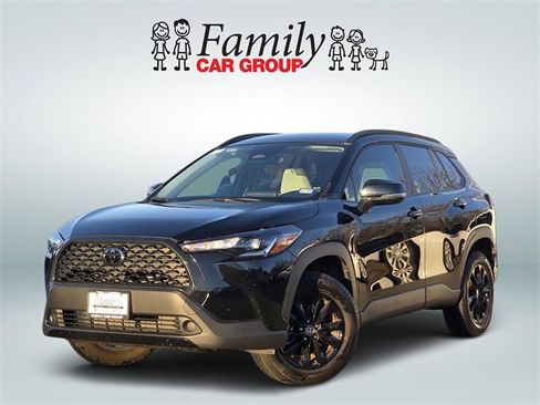 Used 2023 Toyota Corolla Cross LE image 1