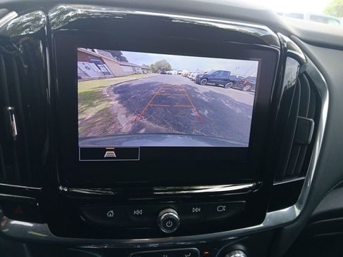 Used 2023 Chevrolet Traverse LT FWD image 21