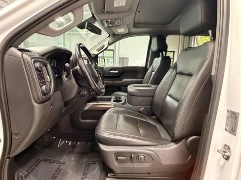 Used 2019 Chevrolet Silverado 1500 RST AWD/4WD image 31