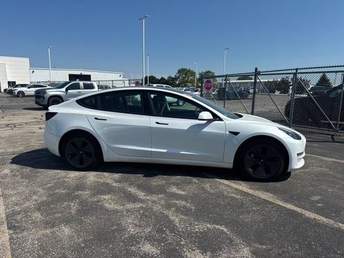 Used 2023 Tesla Model 3 Standard Range RWD image 3