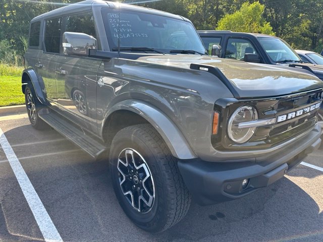 Used 2025 Ford Bronco Outer Banks AWD/4WD image 8