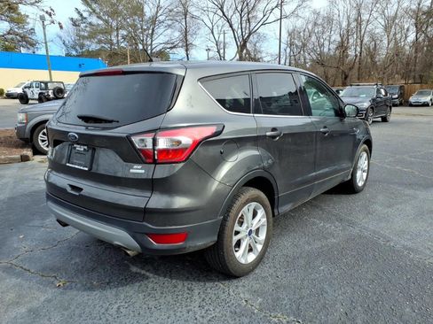 Used 2017 Ford Escape SE w/ SE Cold Weather Package image 3