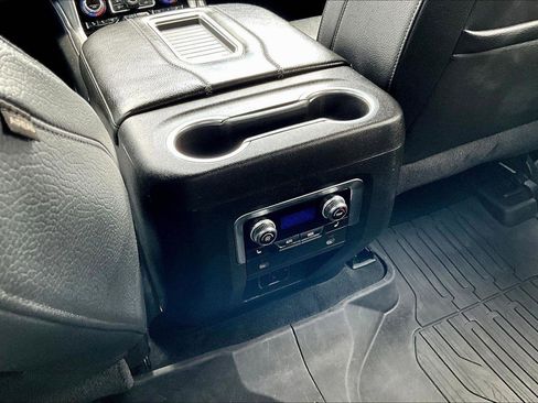 Used 2021 GMC Yukon XL Denali w/ Denali Premium Package image 35