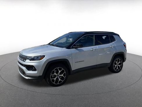 Used 2025 Jeep Compass Limited image 7