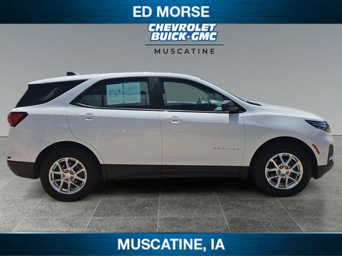 Used 2022 Chevrolet Equinox LS AWD/4WD image 6