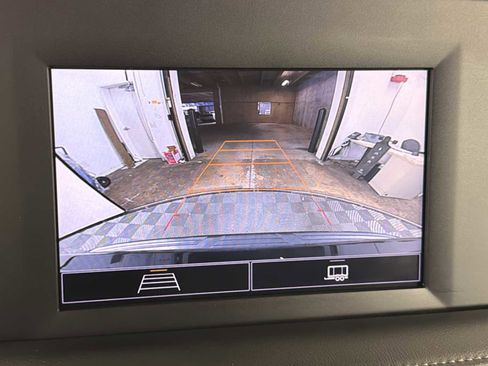 Used 2023 Chevrolet Suburban LS RWD image 28