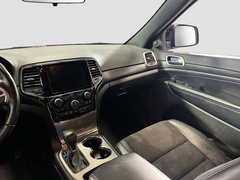 Used 2021 Jeep Grand Cherokee Laredo X AWD/4WD image 26