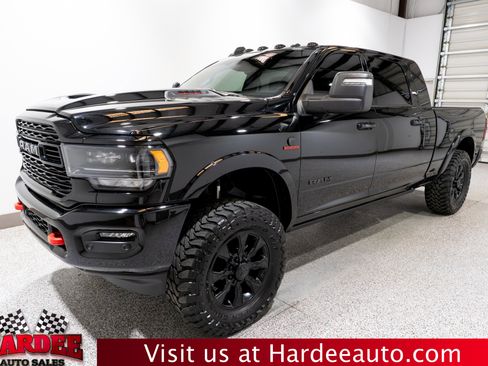 Used 2024 RAM 2500 Limited AWD/4WD image 2