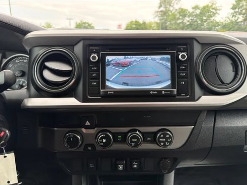 Certified 2019 Toyota Tacoma SR5 AWD/4WD image 29