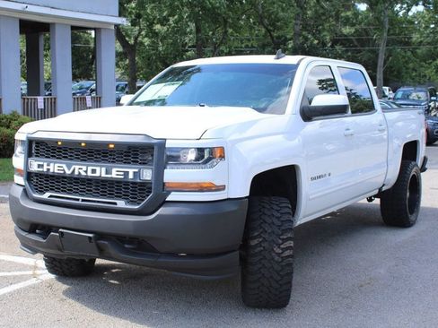 Used 2018 Chevrolet Silverado 1500 LT w/ Trailering Package AWD/4WD image 9